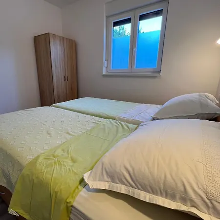 With Parking Space - 24640 Trogir