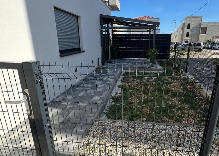 With Parking Space - 24640 Trogir